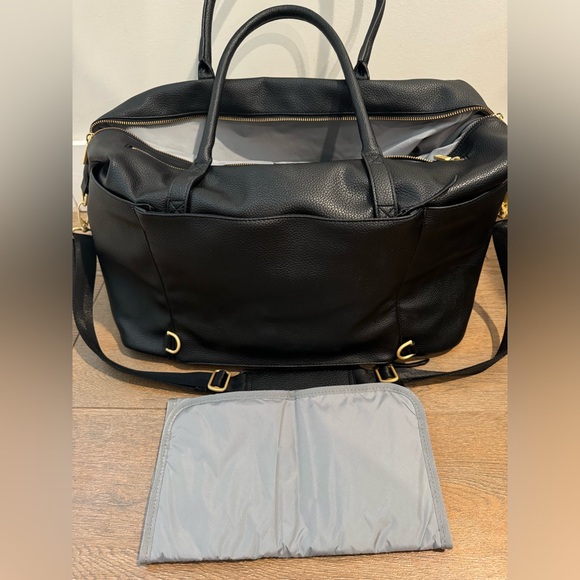 LIKE NEW ✨ Freshly Picked Classic Weekender - Ebony - Picture 6 of 7
